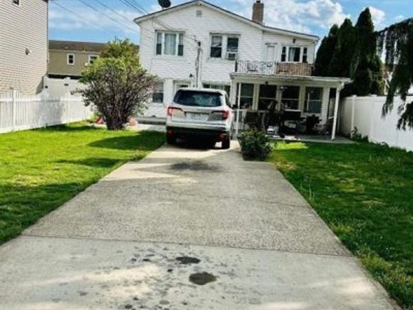 911 First Avenue, Franklin Square, NY 11010