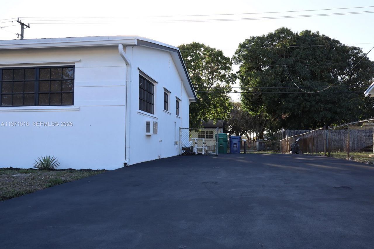 18712 NW 23rd Ct, Miami Gardens, FL 33056 Photo