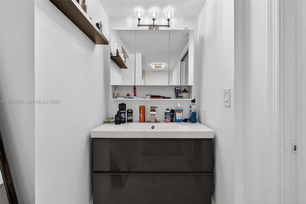 2133 Renaissance Blvd, Unit 203, Miramar, FL 33025 Photo