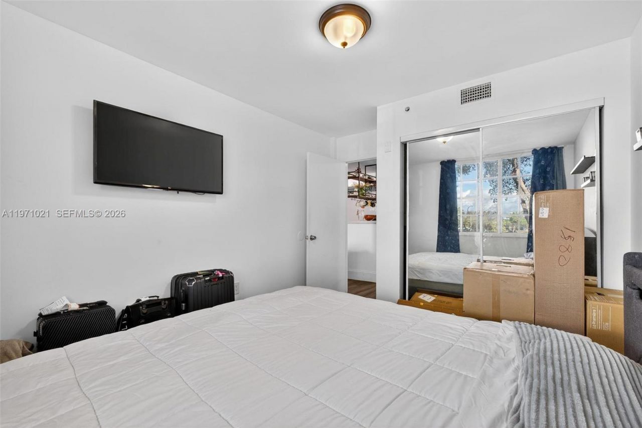 2133 Renaissance Blvd, Unit 203, Miramar, FL 33025 Photo