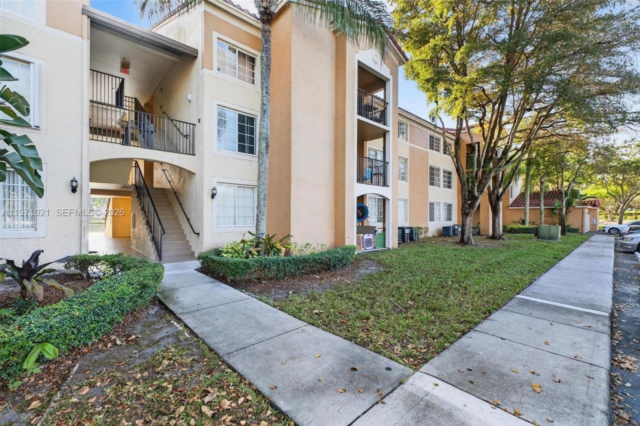 2133 Renaissance Blvd, Unit 203, Miramar, FL 33025 Photo