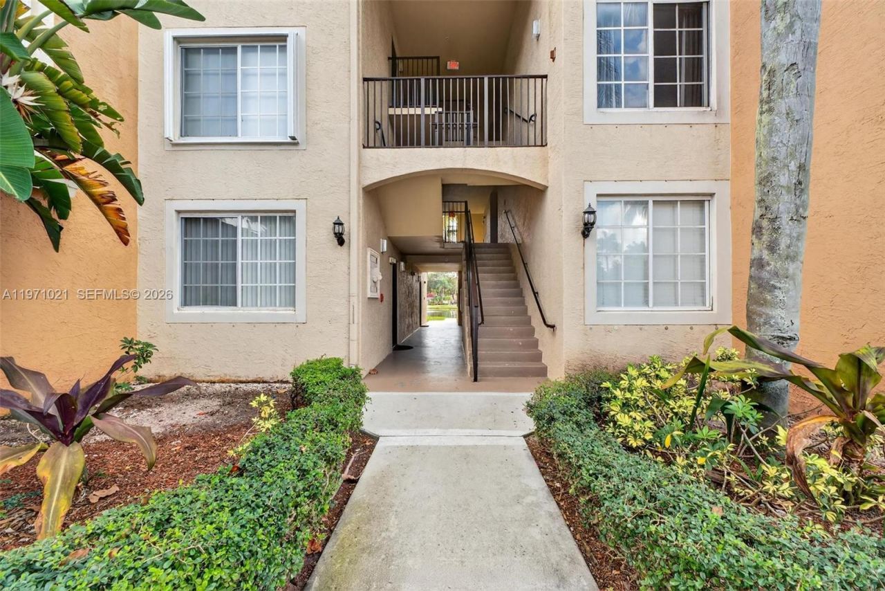 2133 Renaissance Blvd, Unit 203, Miramar, FL 33025 Photo