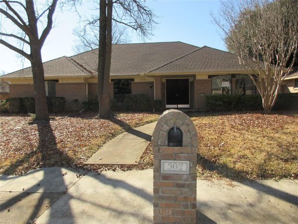 302 Cardinal Creek Drive, Duncanville, TX 75137