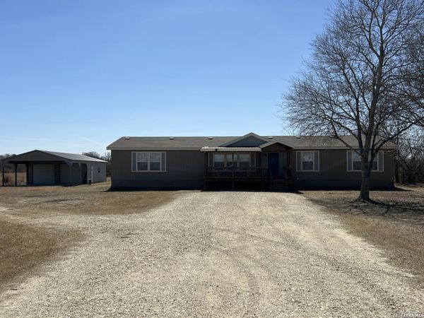 376 County Road 5702, Natalia, TX 78059