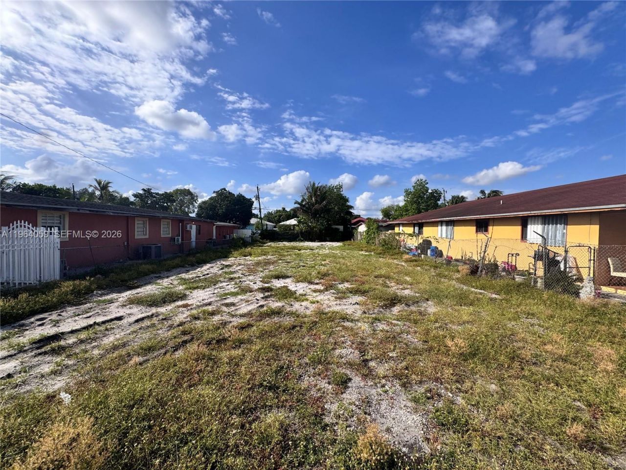 3330 NW 101st St, Miami, FL 33147 Photo