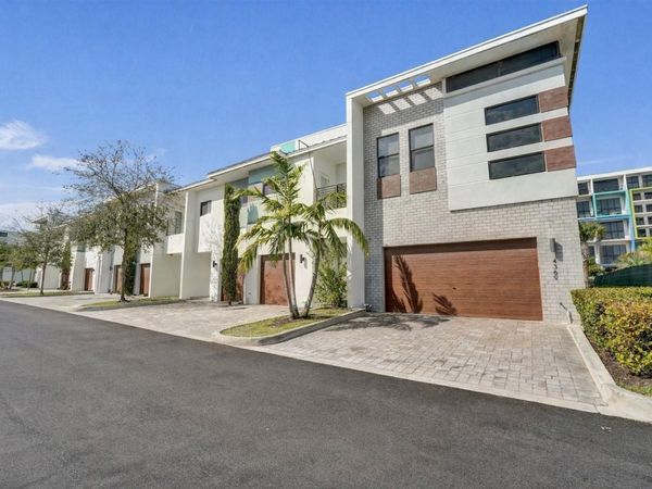 4369 NW 9th St, Plantation, FL 33317