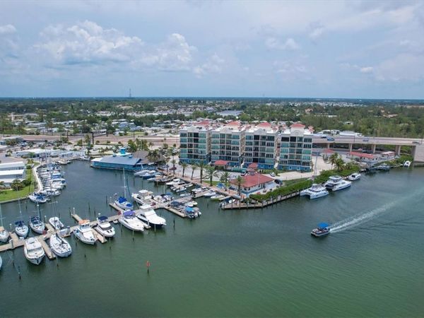 501 TAMIAMI TRAIL N, Unit 402, VENICE, FL 34285