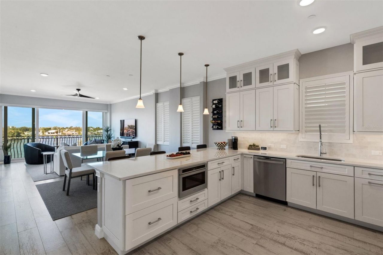 501 Tamiami Trail N, Unit 402, Venice, FL 34285 Photo