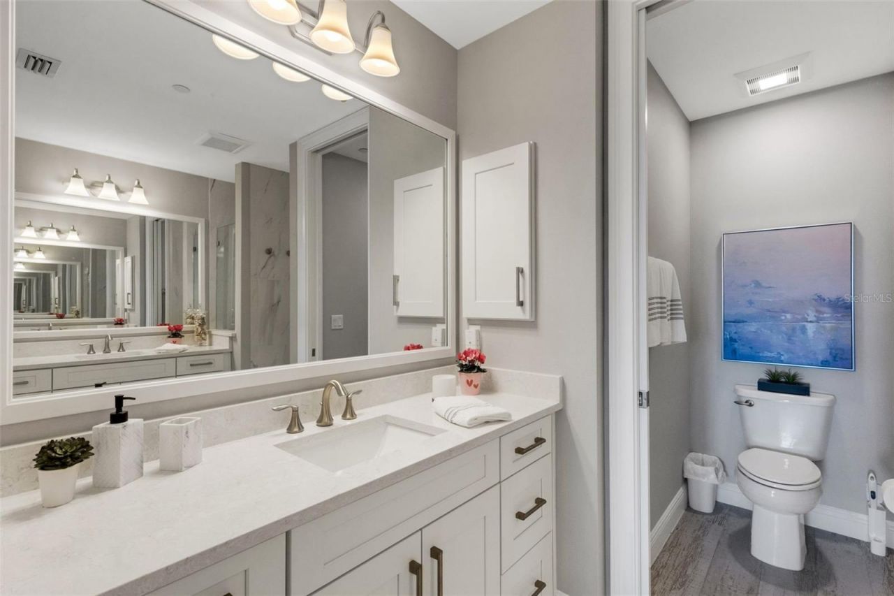 501 Tamiami Trail N, Unit 402, Venice, FL 34285 Photo