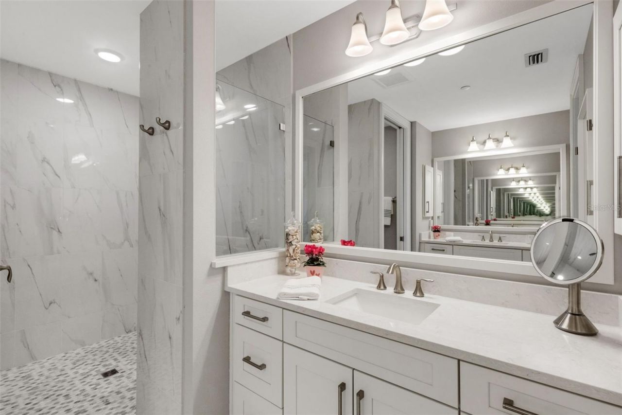 501 Tamiami Trail N, Unit 402, Venice, FL 34285 Photo