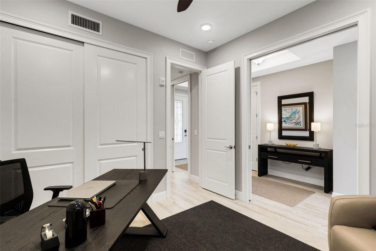 501 Tamiami Trail N, Unit 402, Venice, FL 34285 Photo