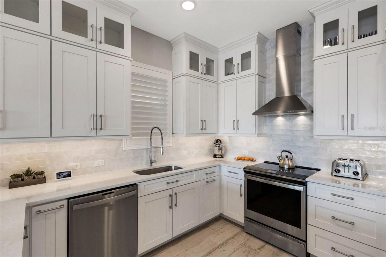 501 Tamiami Trail N, Unit 402, Venice, FL 34285 Photo