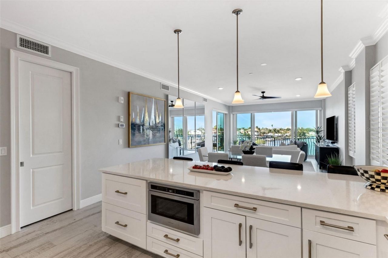 501 Tamiami Trail N, Unit 402, Venice, FL 34285 Photo