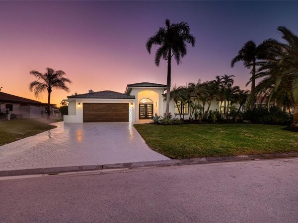 2032 KANSAS AVENUE NE, ST PETERSBURG, FL 33703