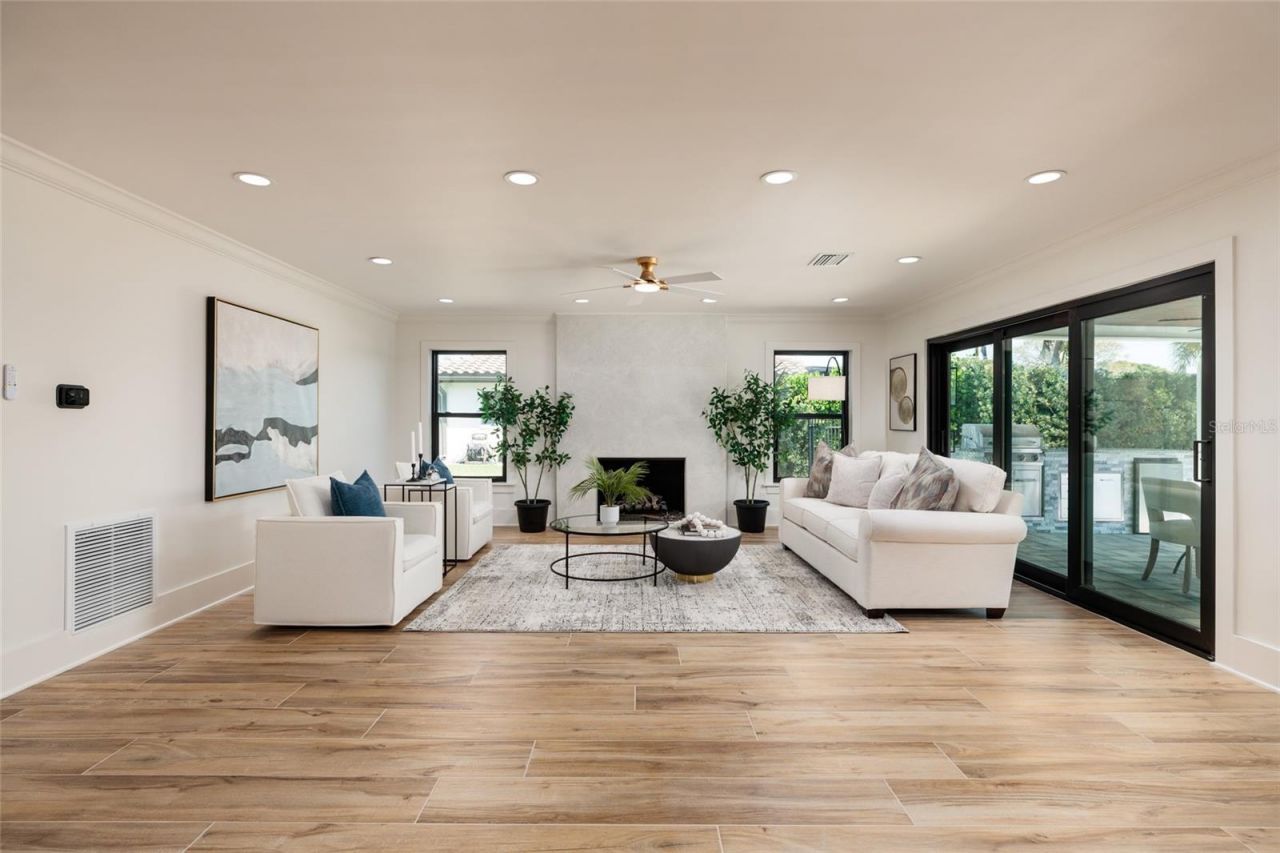 2032 Kansas Avenue Ne, Saint Petersburg, FL 33703 Photo