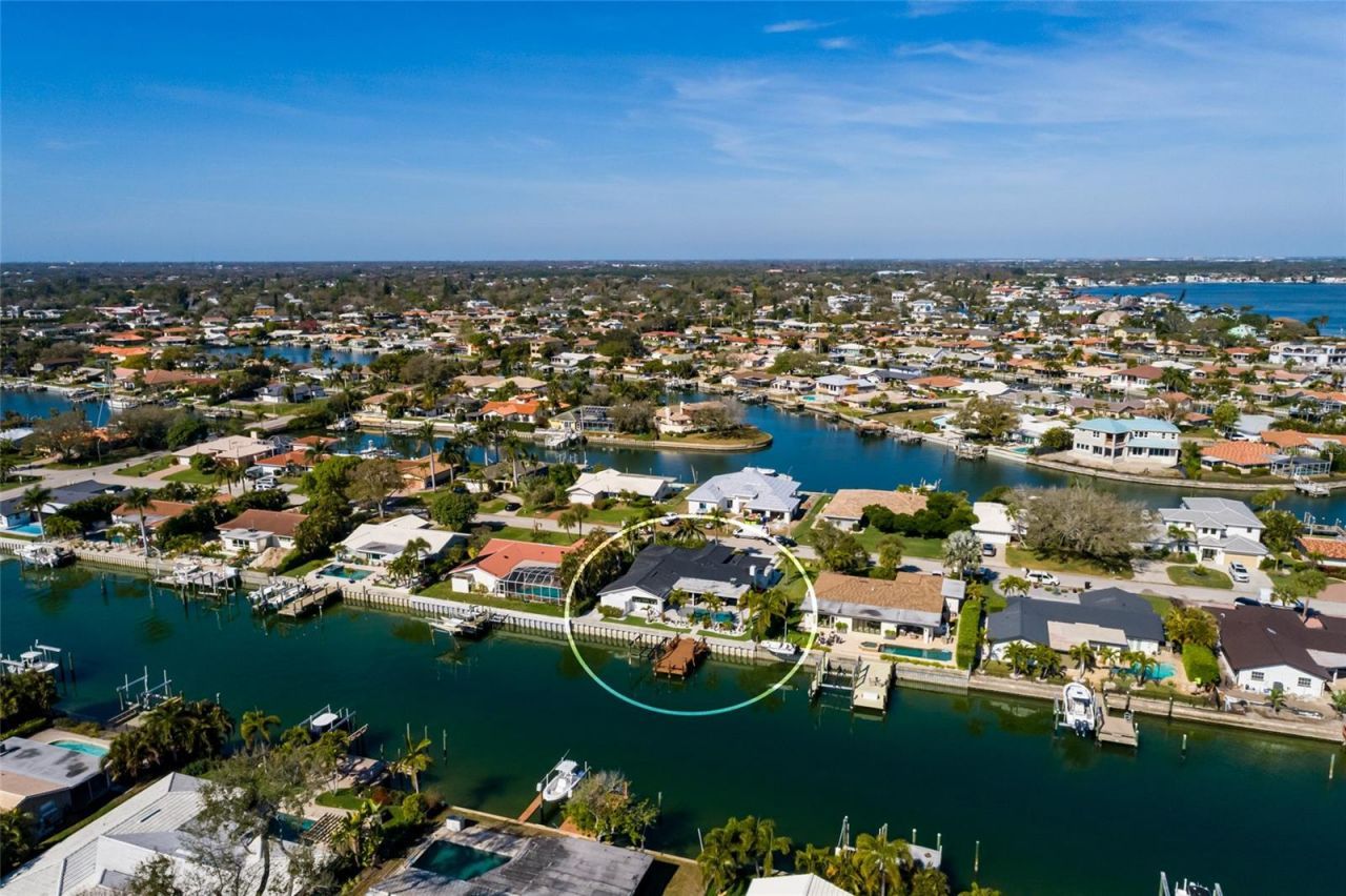 2032 Kansas Avenue Ne, Saint Petersburg, FL 33703 Photo