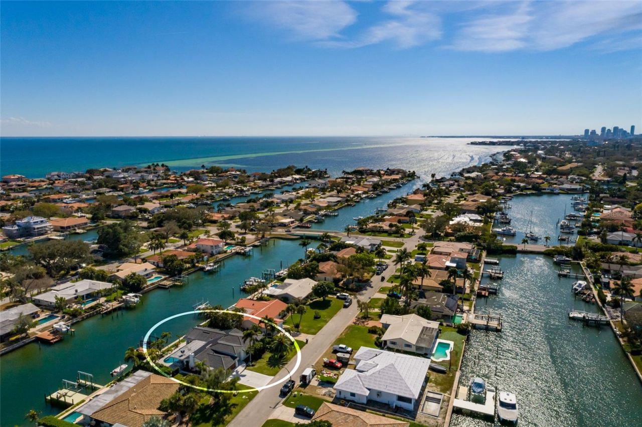 2032 Kansas Avenue Ne, Saint Petersburg, FL 33703 Photo