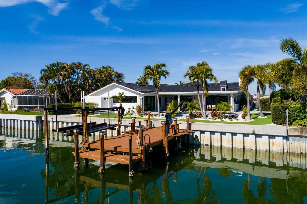 2032 Kansas Avenue Ne, Saint Petersburg, FL 33703 Photo