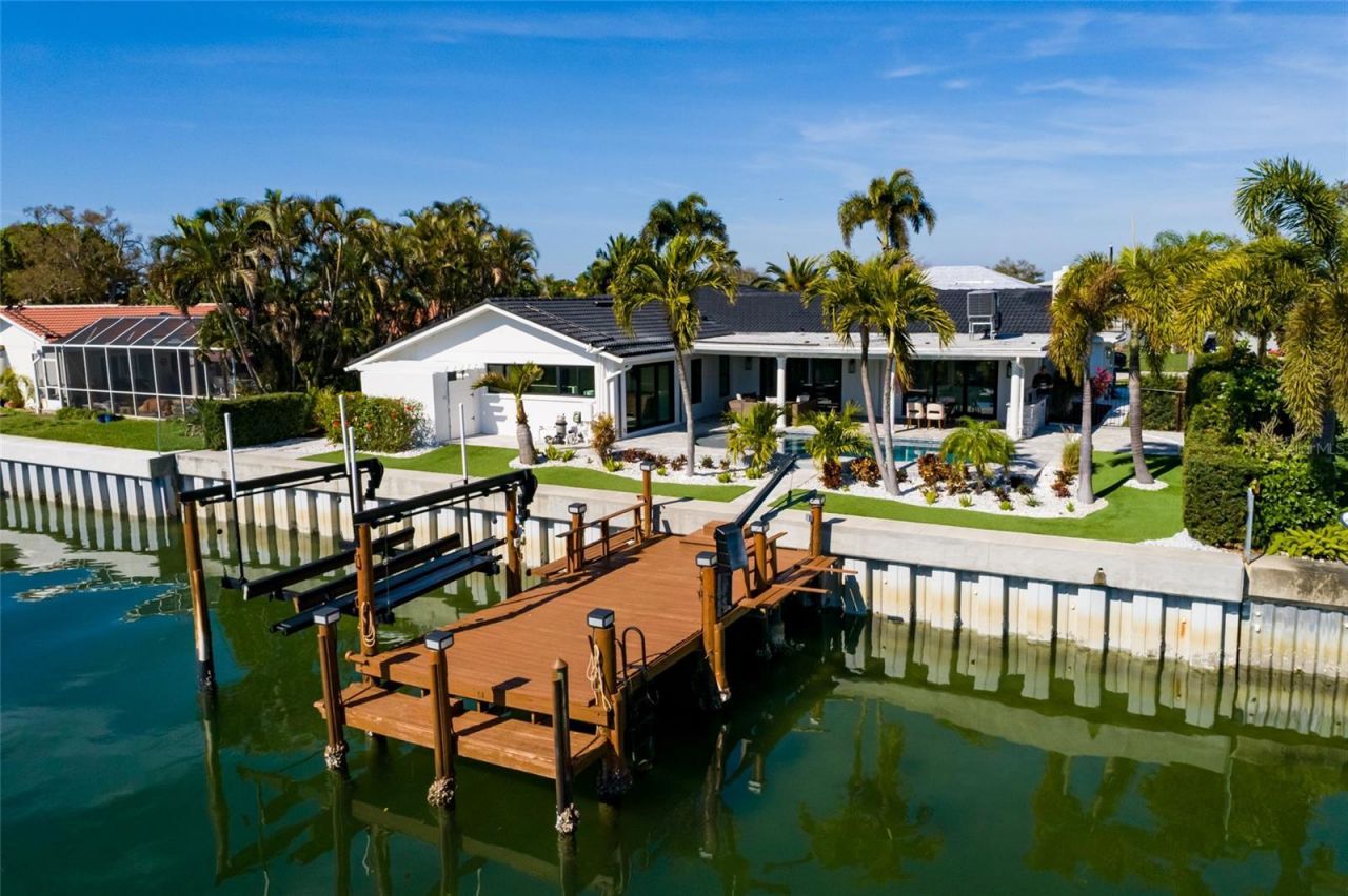 2032 Kansas Avenue Ne, Saint Petersburg, FL 33703 Photo