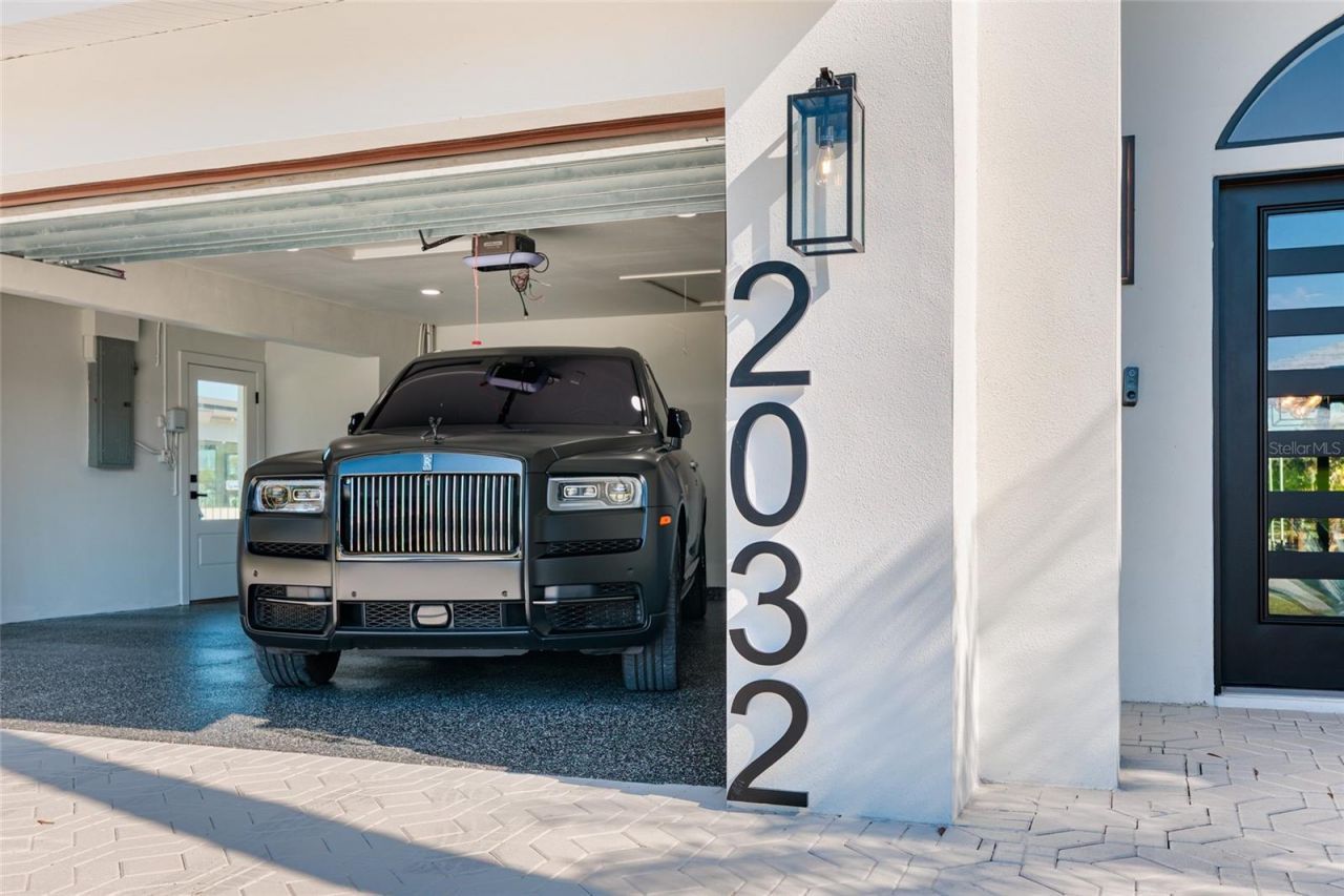 2032 Kansas Avenue Ne, Saint Petersburg, FL 33703 Photo