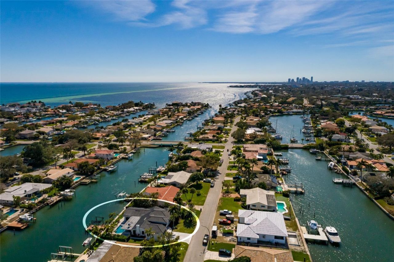 2032 Kansas Avenue Ne, Saint Petersburg, FL 33703 Photo