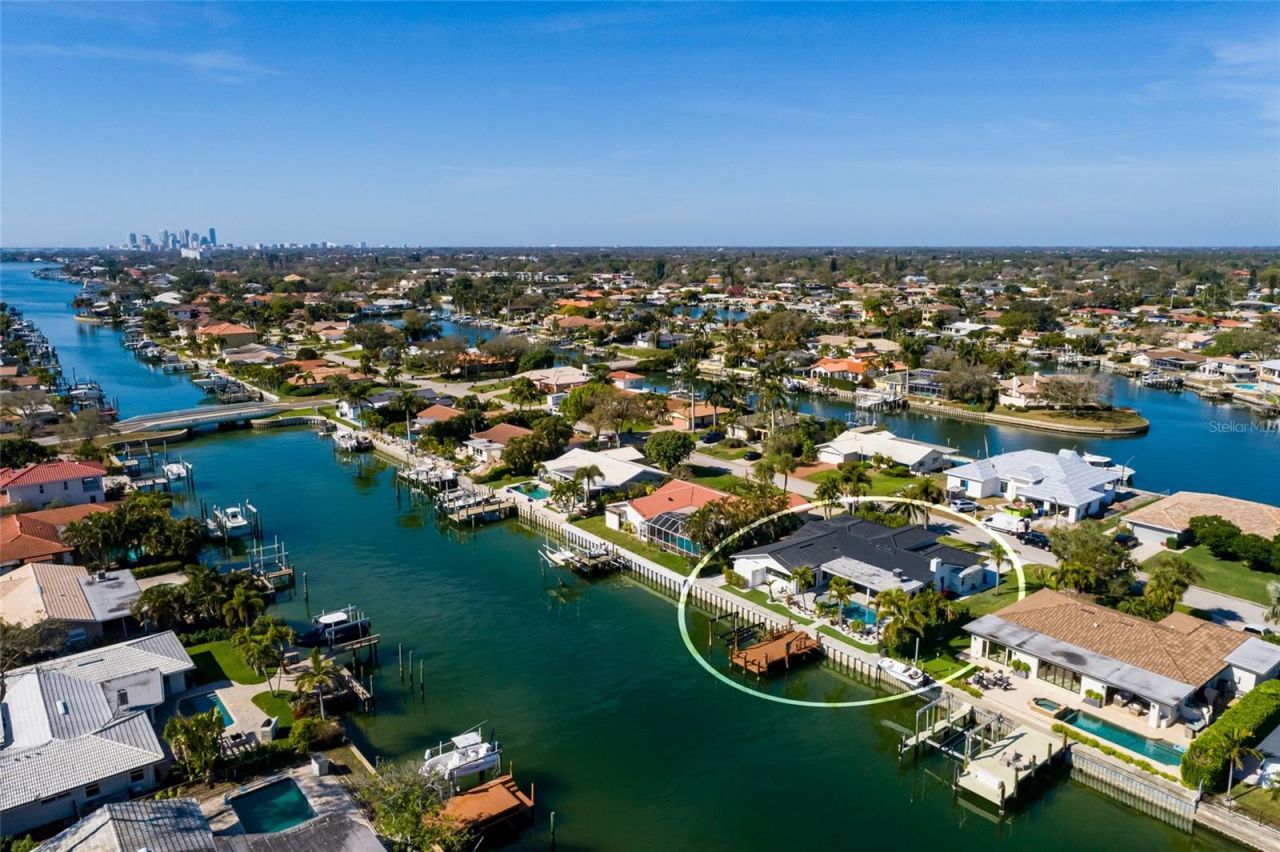 2032 Kansas Avenue Ne, Saint Petersburg, FL 33703 Photo