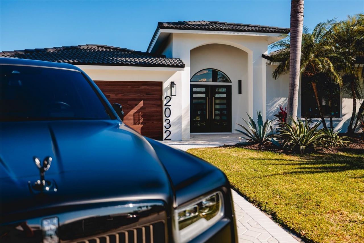 2032 Kansas Avenue Ne, Saint Petersburg, FL 33703 Photo