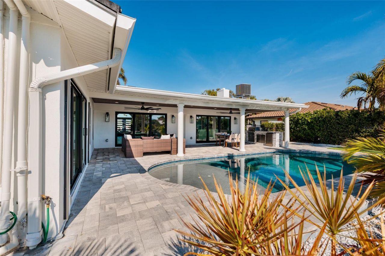 2032 Kansas Avenue Ne, Saint Petersburg, FL 33703 Photo