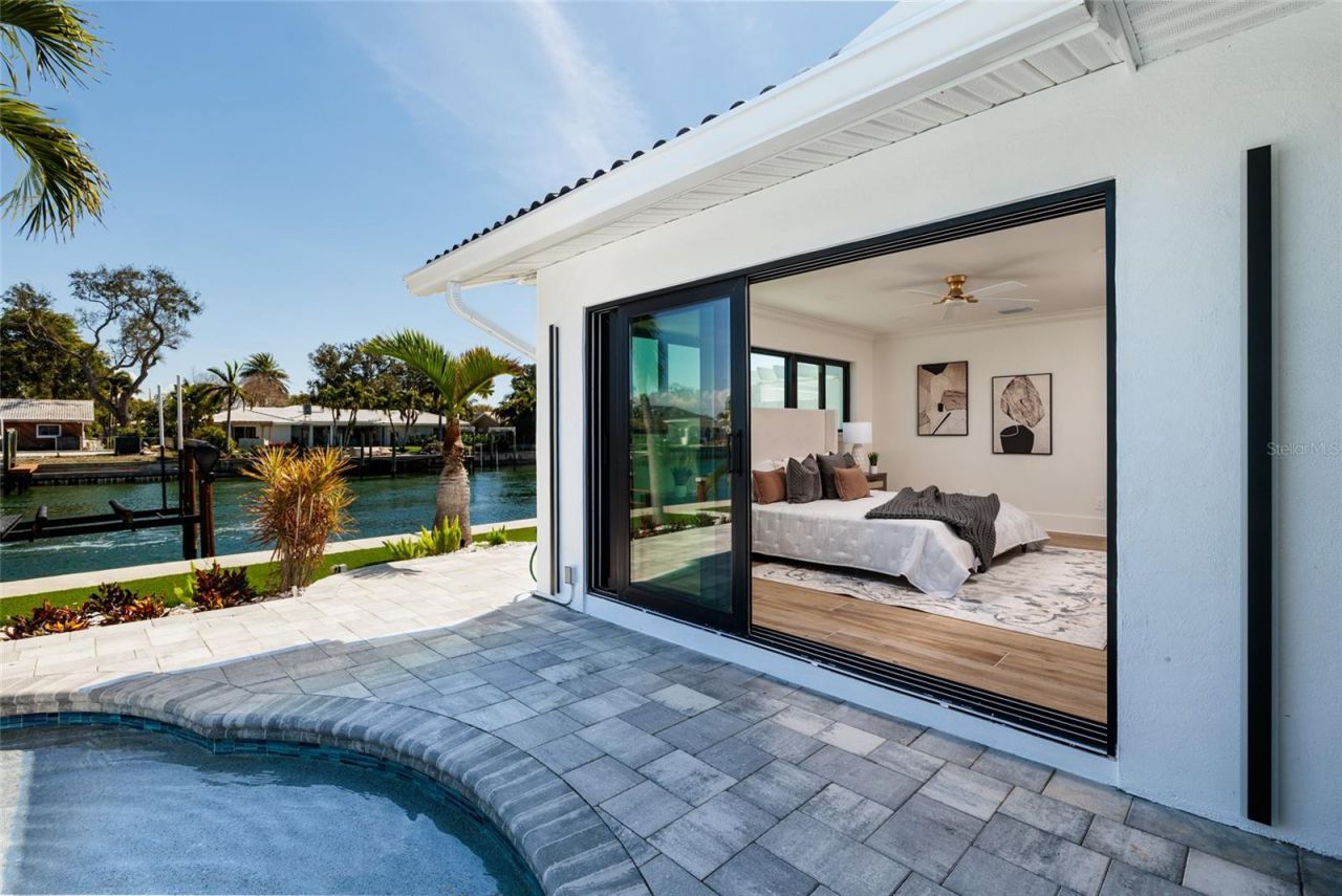 2032 Kansas Avenue Ne, Saint Petersburg, FL 33703 Photo