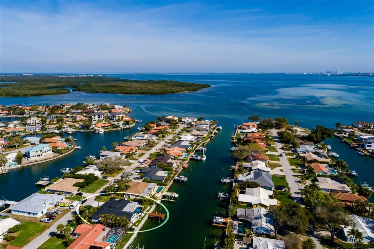 2032 Kansas Avenue Ne, Saint Petersburg, FL 33703 Photo