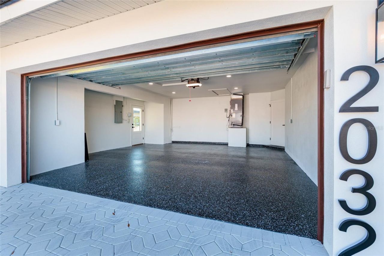 2032 Kansas Avenue Ne, Saint Petersburg, FL 33703 Photo