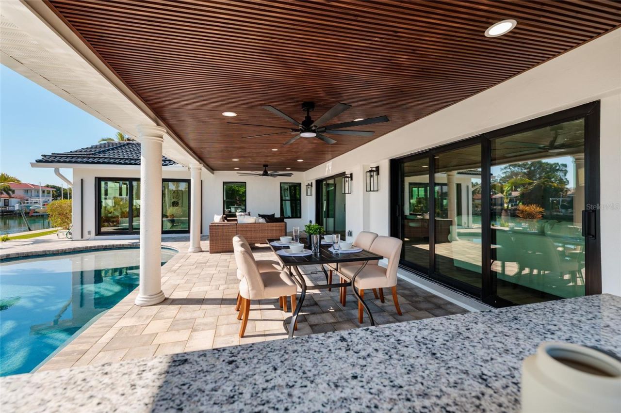 2032 Kansas Avenue Ne, Saint Petersburg, FL 33703 Photo