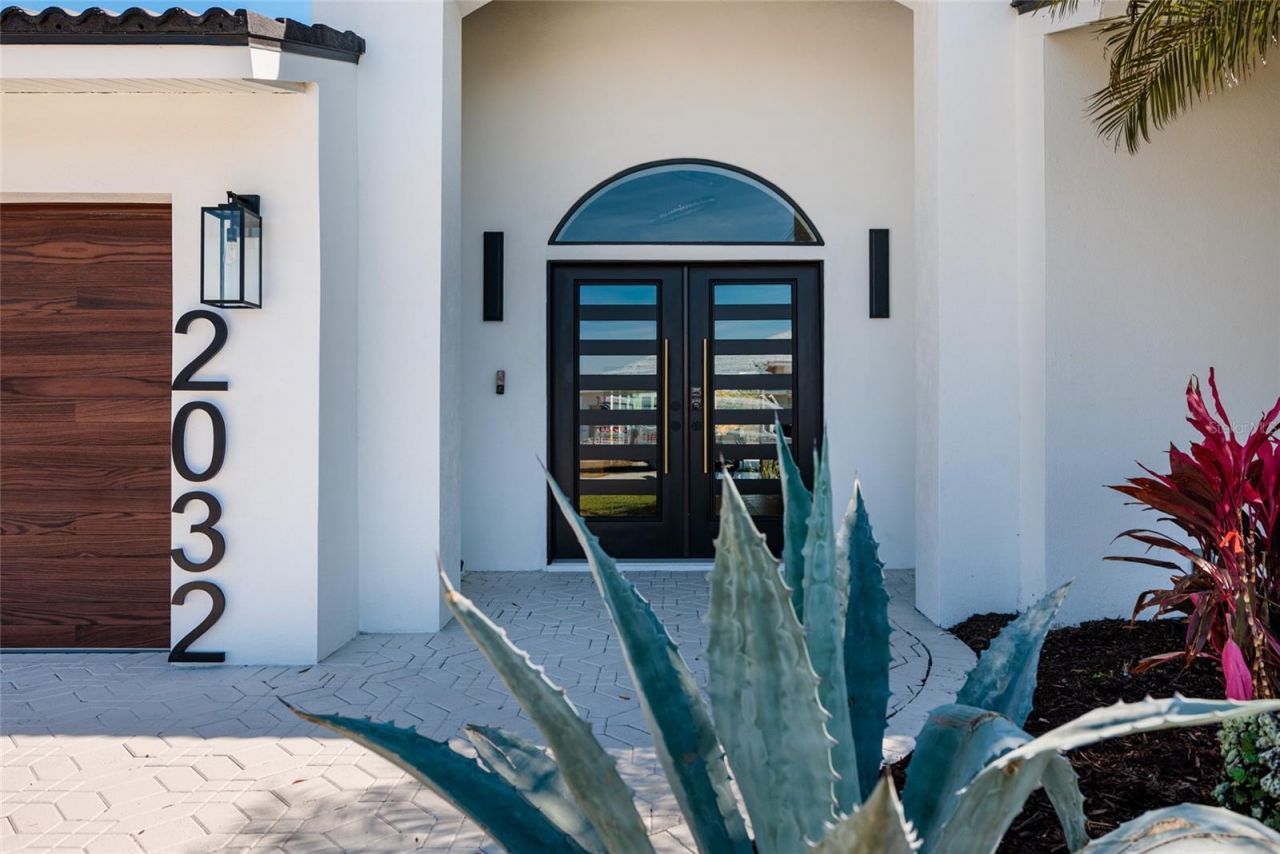 2032 Kansas Avenue Ne, Saint Petersburg, FL 33703 Photo