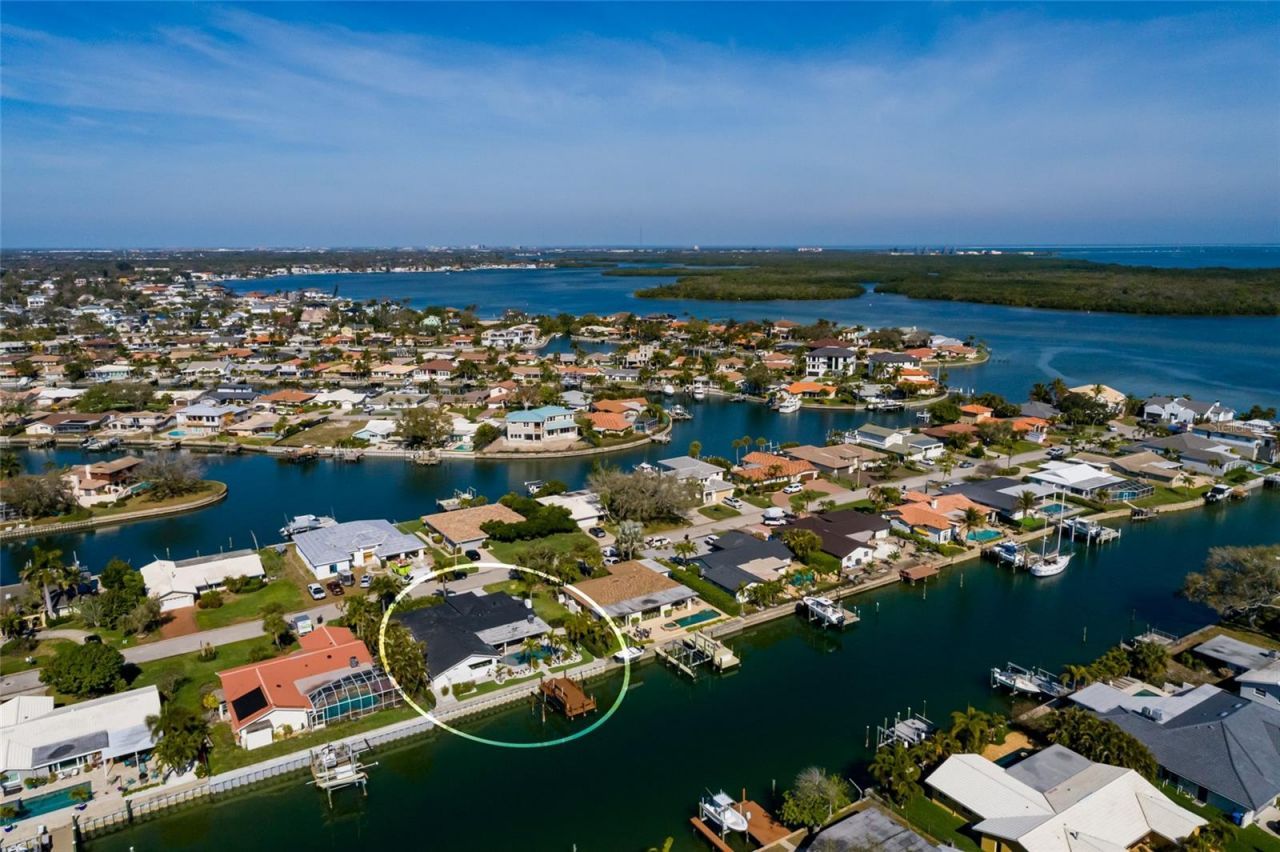 2032 Kansas Avenue Ne, Saint Petersburg, FL 33703 Photo