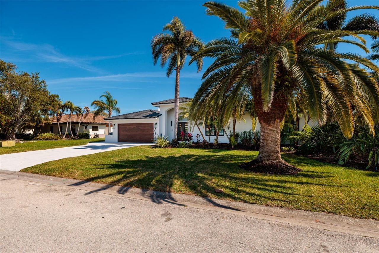 2032 Kansas Avenue Ne, Saint Petersburg, FL 33703 Photo