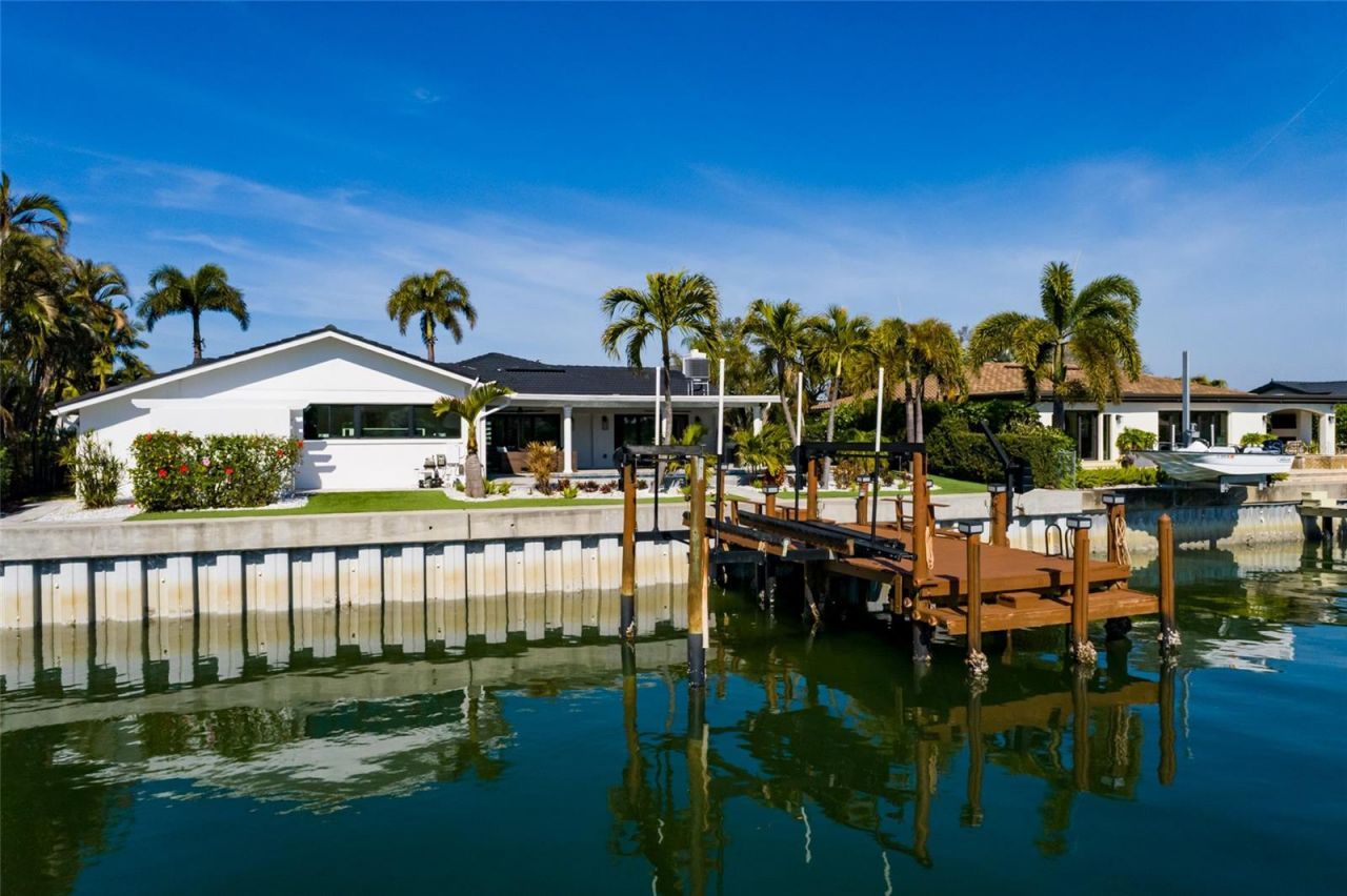 2032 Kansas Avenue Ne, Saint Petersburg, FL 33703 Photo