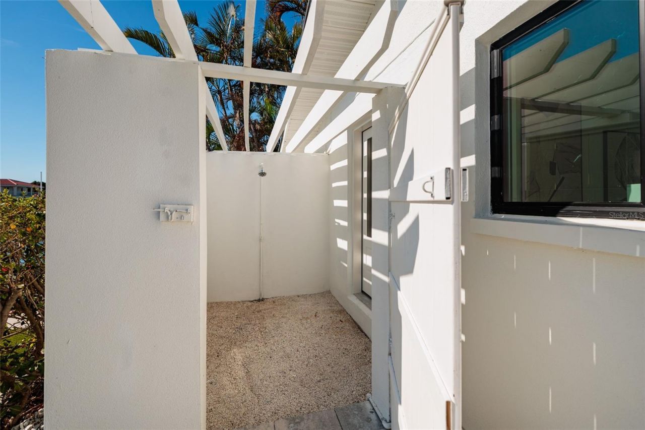 2032 Kansas Avenue Ne, Saint Petersburg, FL 33703 Photo