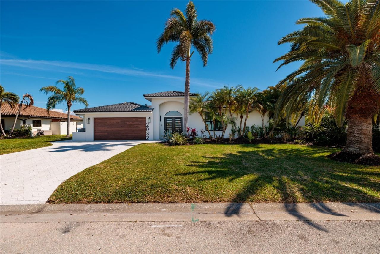 2032 Kansas Avenue Ne, Saint Petersburg, FL 33703 Photo