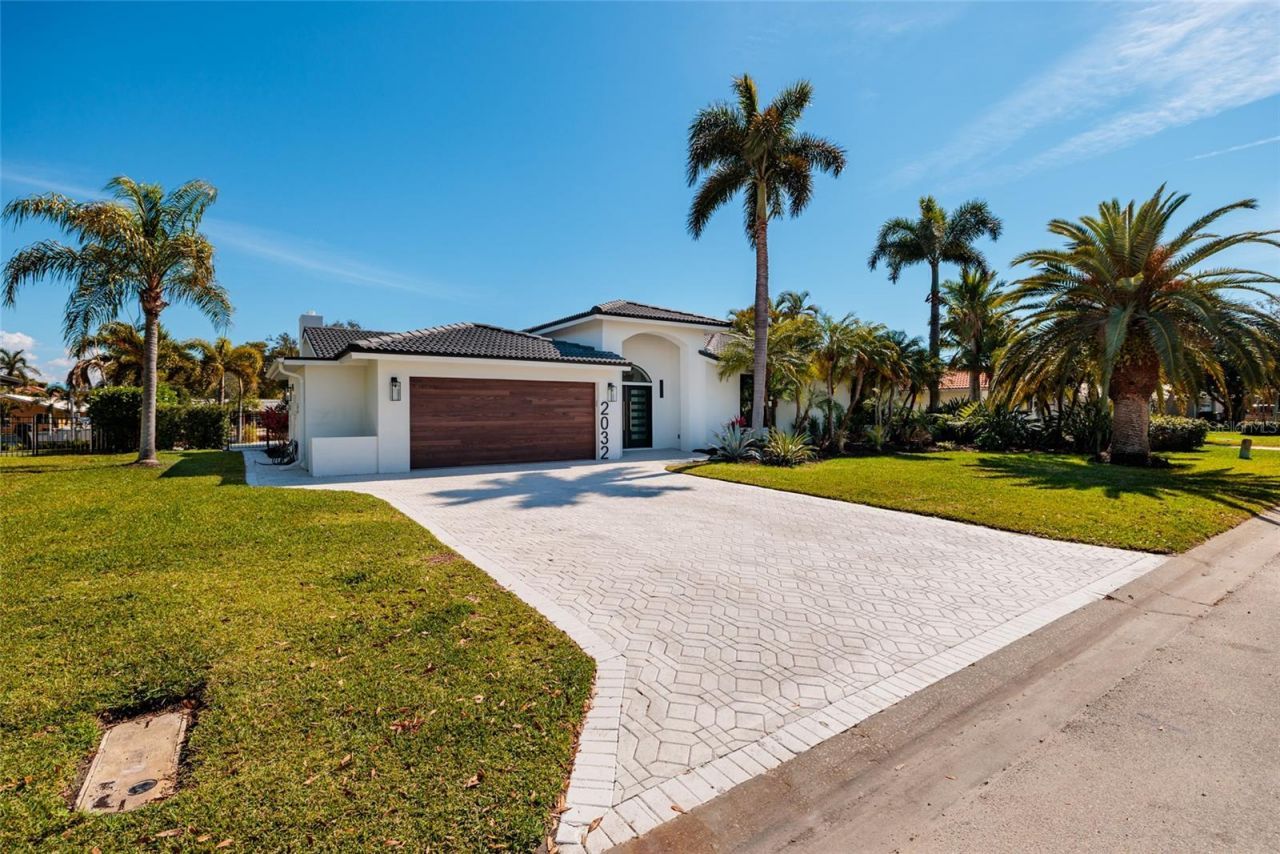 2032 Kansas Avenue Ne, Saint Petersburg, FL 33703 Photo