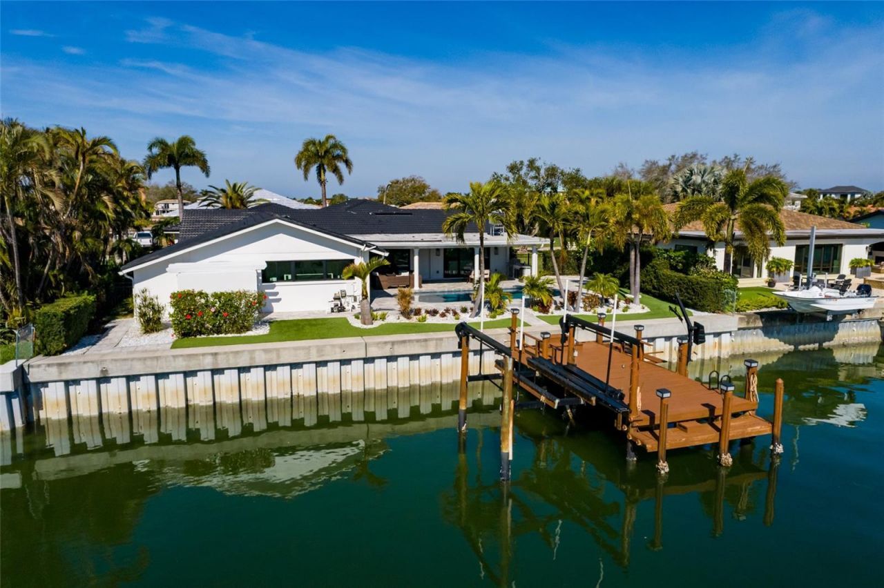 2032 Kansas Avenue Ne, Saint Petersburg, FL 33703 Photo