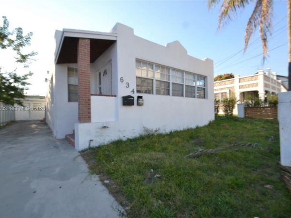 634 SW 10th Ave , Miami, FL 33130