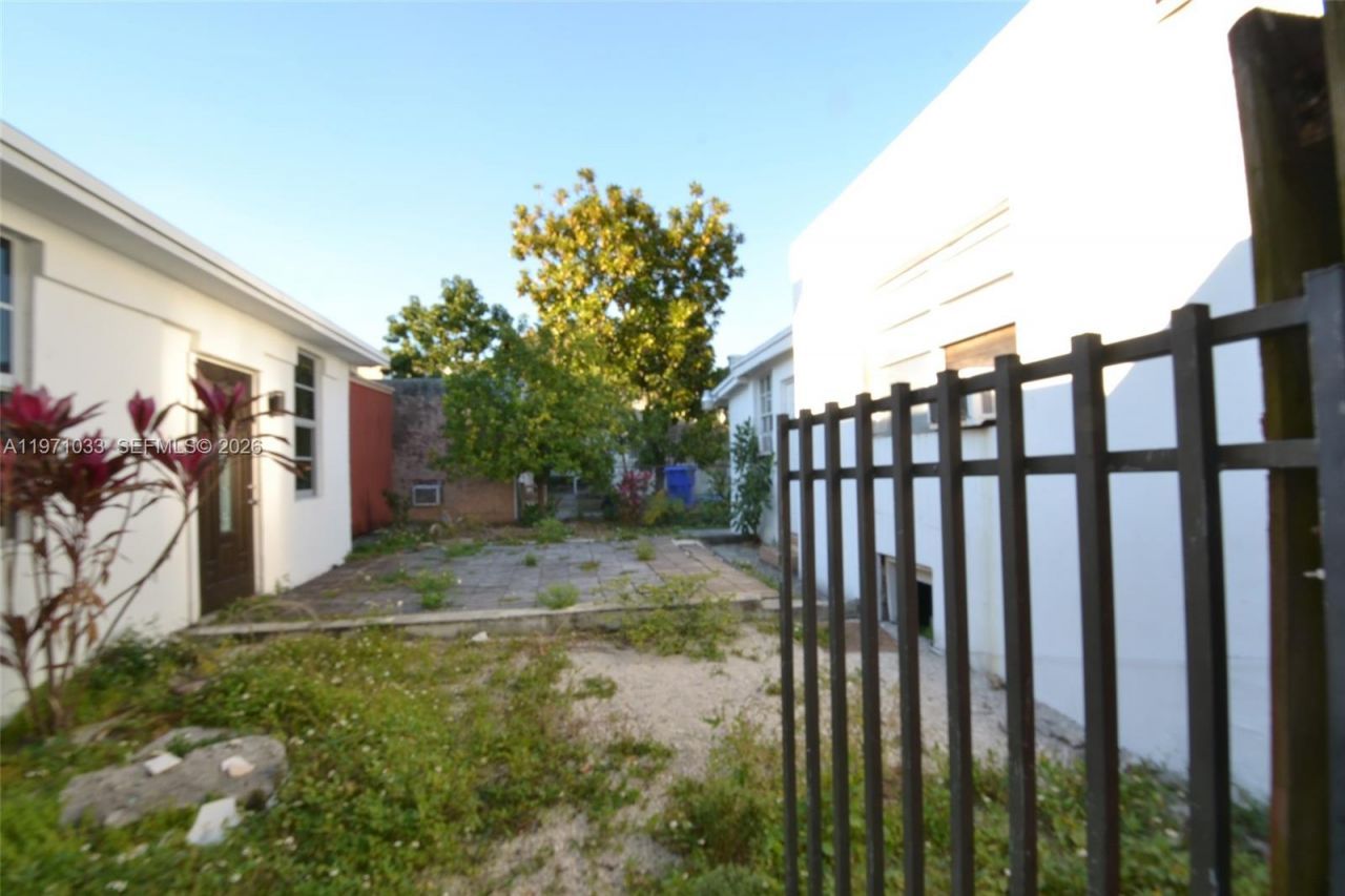 634 SW 10th Ave , Miami, FL 33130 Photo