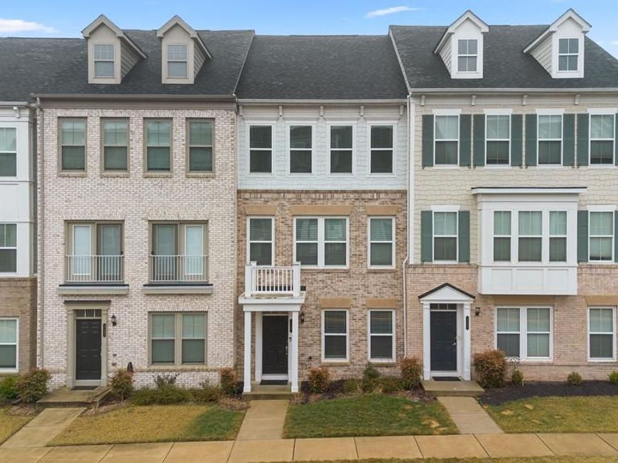 17357 Redshank Road, Dumfries, VA 22026 Main Photo