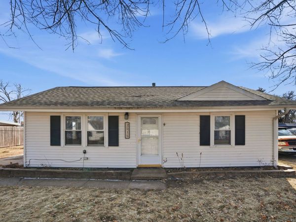 2515 W 69th Street, Davenport, IA 52806