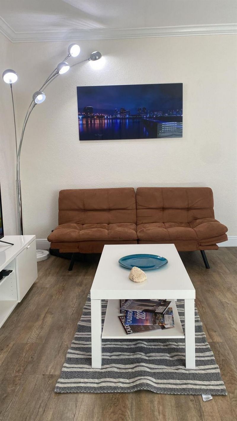 924 SE 2nd Street, Unit 3, Fort Lauderdale, FL 33301 Photo