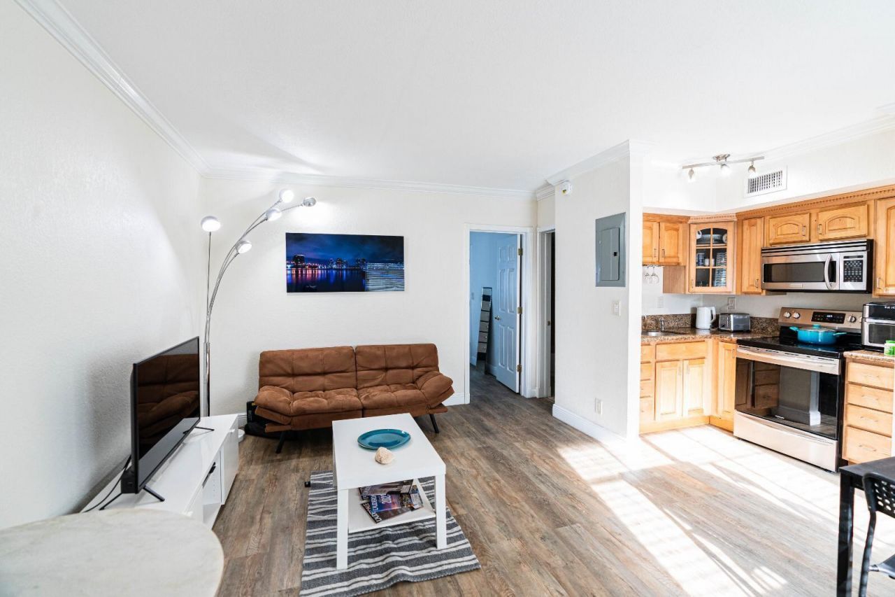 924 SE 2nd Street, Unit 3, Fort Lauderdale, FL 33301 Photo