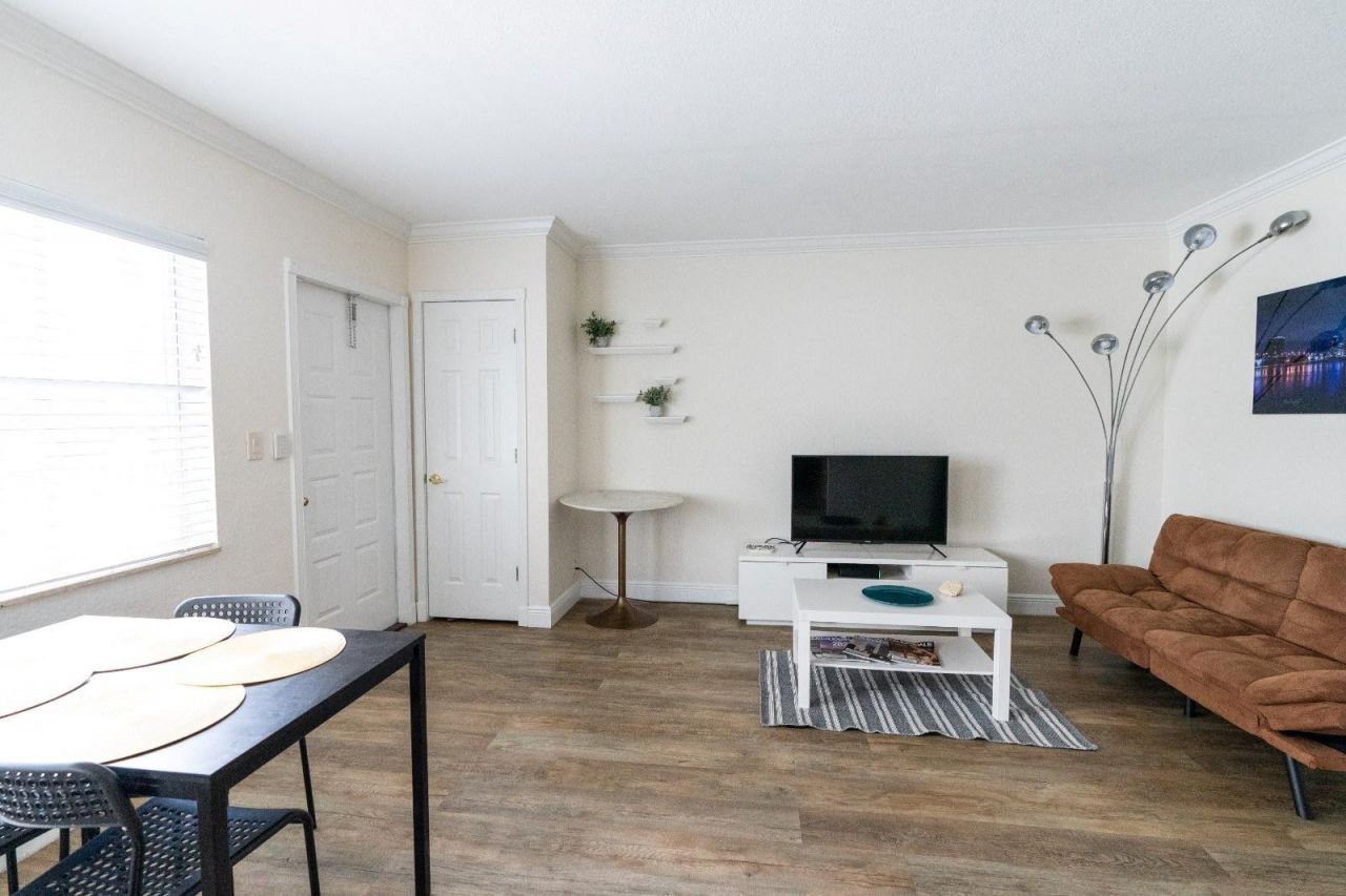 924 SE 2nd Street, Unit 3, Fort Lauderdale, FL 33301 Photo