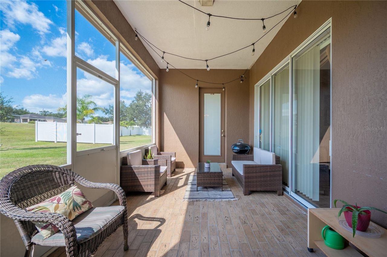 6339 Alamanda Hills Drive, Lakeland, FL 33813 Photo