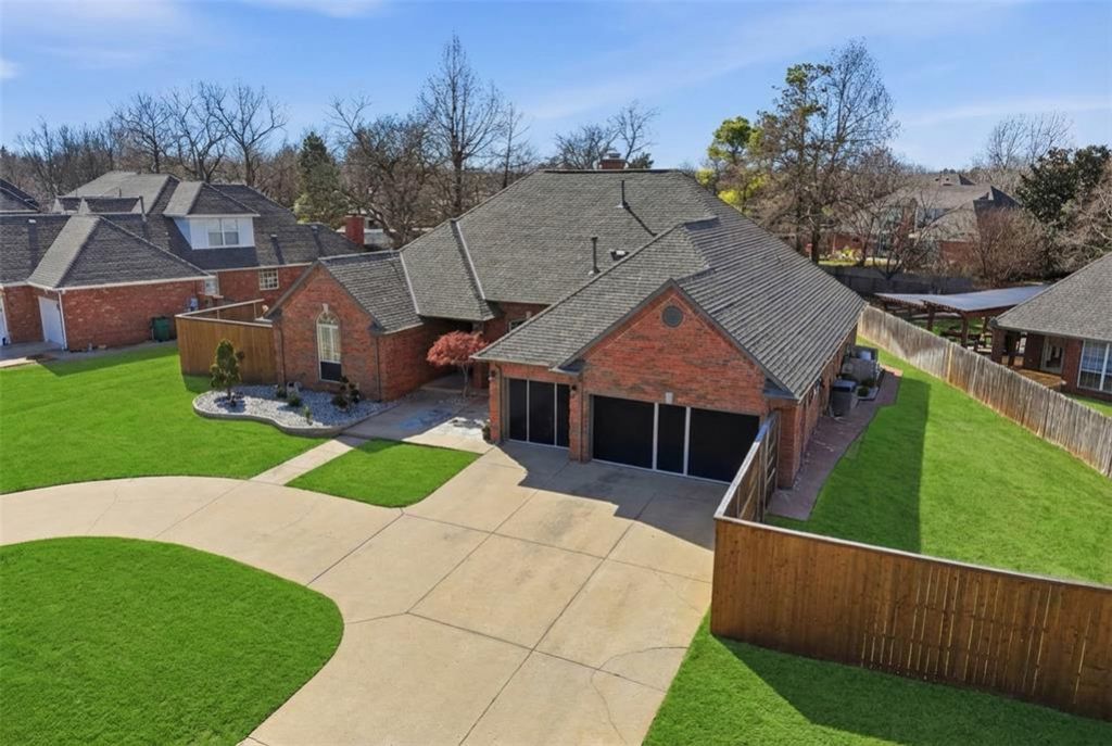 9817 Horseshoe Road, Oklahoma City, OK 73162 Main Photo