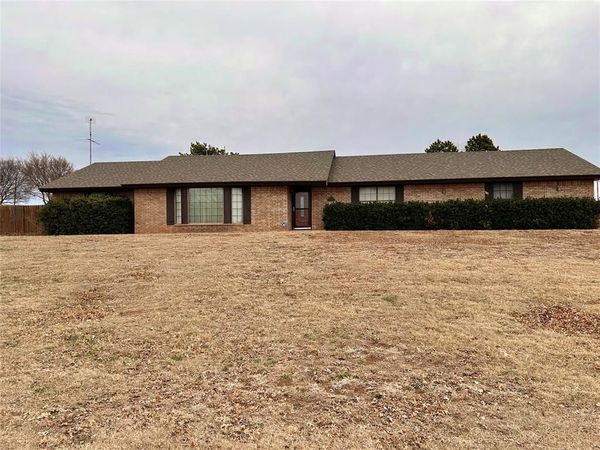 707 N 2nd Street Street, Thomas, OK 73669